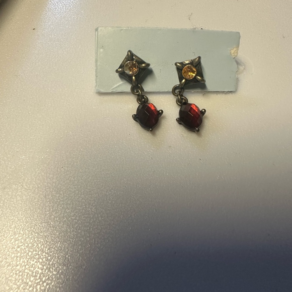 Elegant Red and Gold Dangle Earrings‎